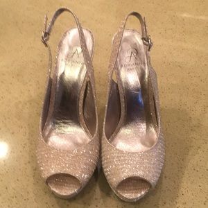 Slingback pumps